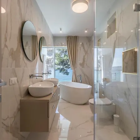 Sea Star Villa *